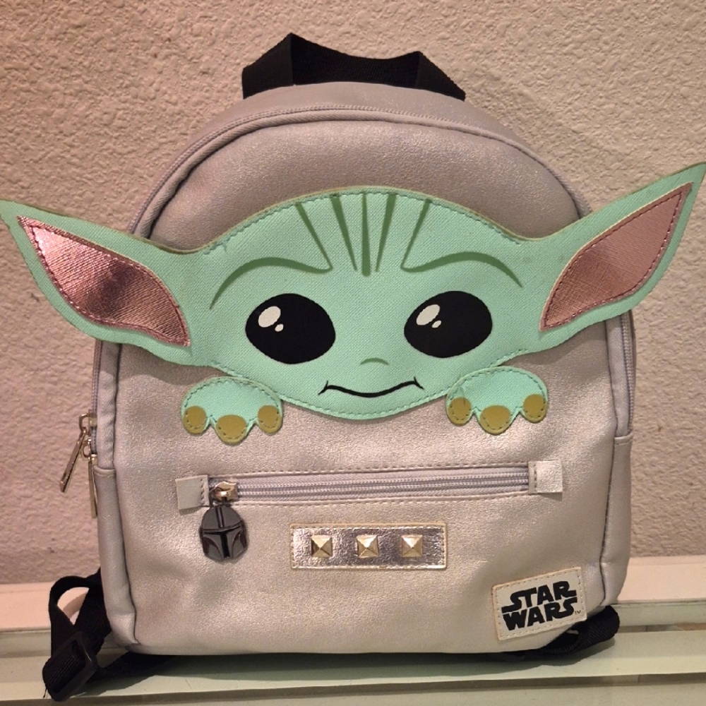 Rare Bio World Starwars Baby Yoda Grogu Back Pack Silver & Green Rare